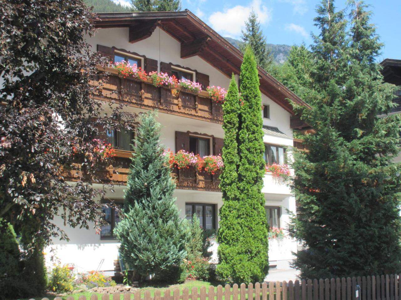Haus Fallesin ซังคท์อันทอนอัมอาร์ลแบร์ก ภายนอก รูปภาพ