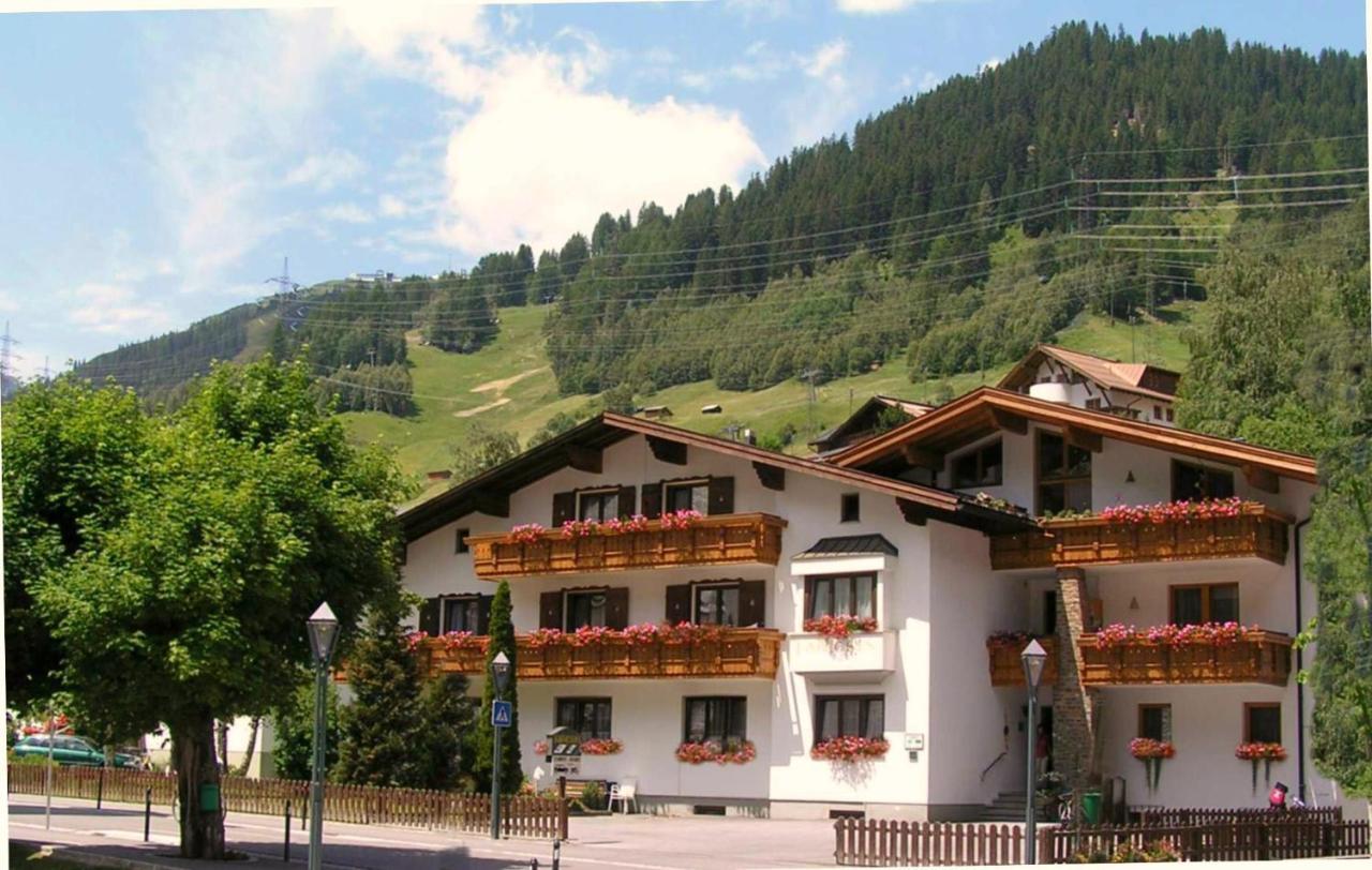 Haus Fallesin ซังคท์อันทอนอัมอาร์ลแบร์ก ภายนอก รูปภาพ